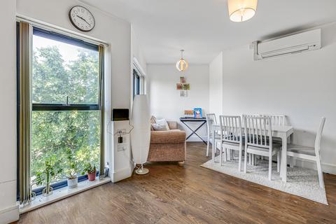 2 bedroom flat to rent, Lower Richmond Road, London, TW9