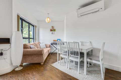 2 bedroom flat to rent, Lower Richmond Road, London, TW9