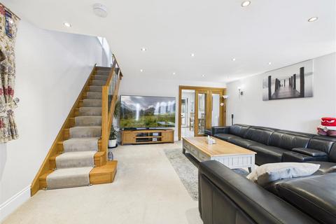 3 bedroom detached house for sale, Fenton Street, Eckington, Sheffield