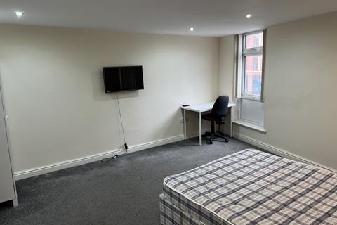 6 bedroom semi-detached house to rent, Nottingham NG7