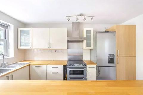 undefined, Kings Court, Roehampton SW15