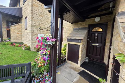 undefined, Claremont Gardens, Farsley