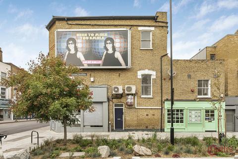 2d Median Road, London, E5 0PL