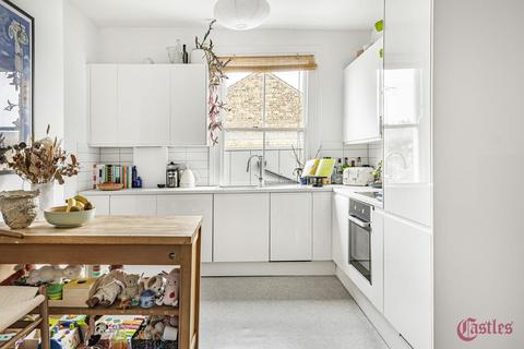 2d Median Road, London, E5 0PL