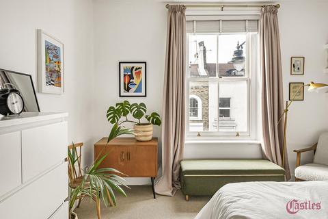 2d Median Road, London, E5 0PL