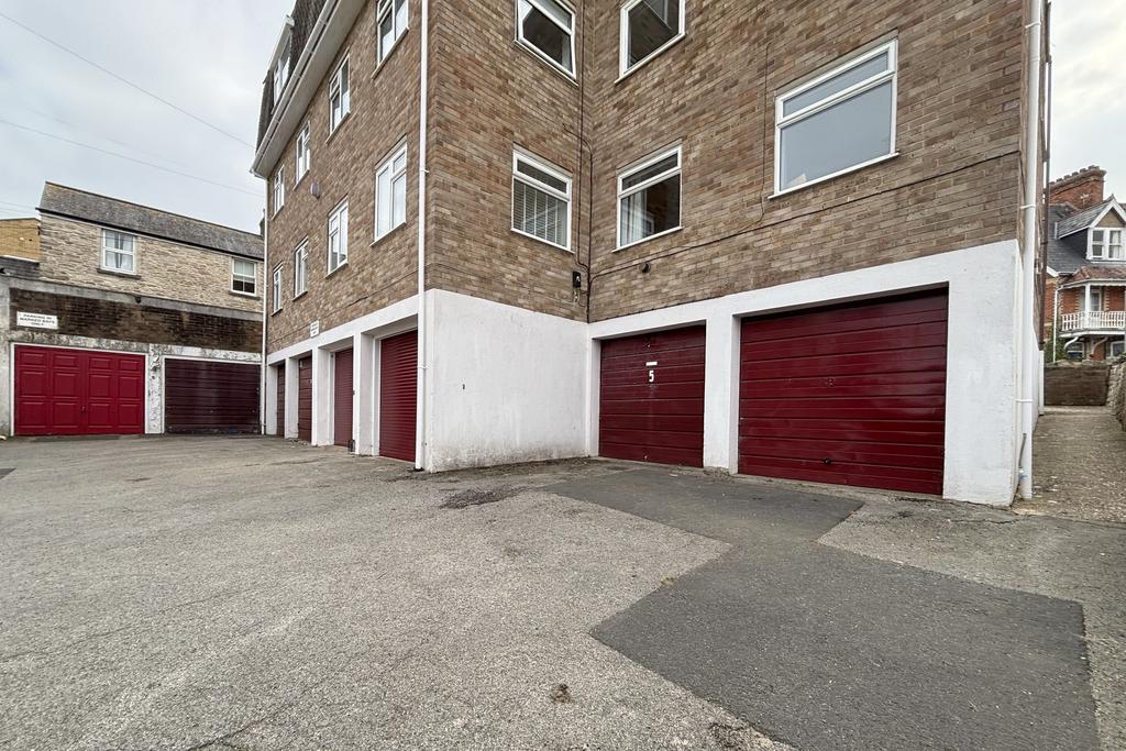 Garage and Outside Space