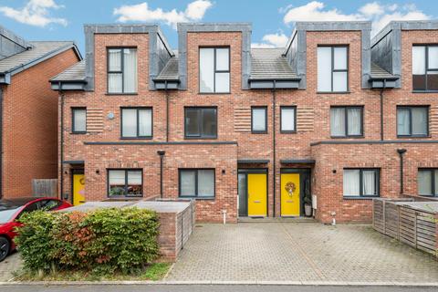 Reynard Way, TW8