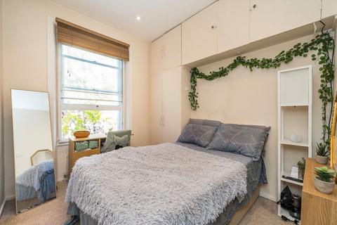 2 bedroom flat for sale, Gunterstone Road, London W14