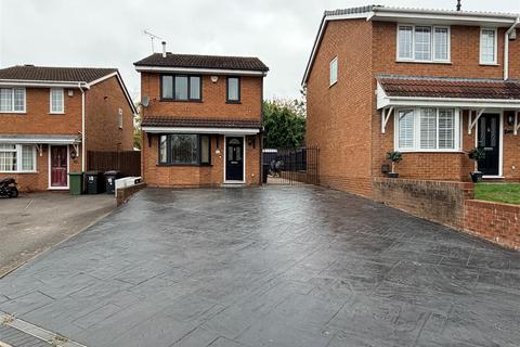 3 bedroom detached house for sale, Auden Close, Galley Common,