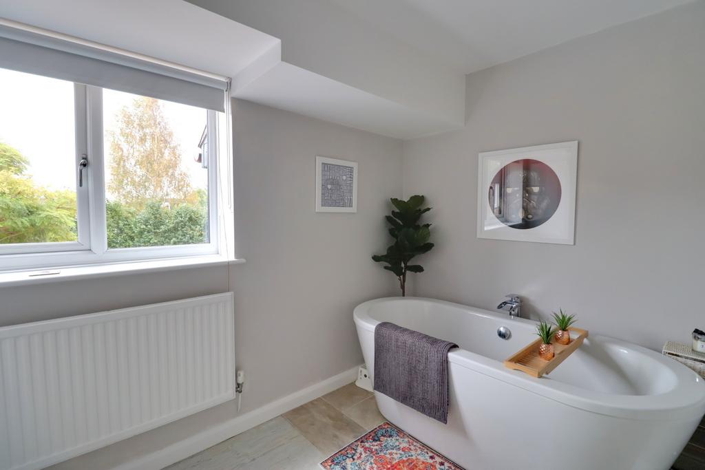 Bathroom/dressing room