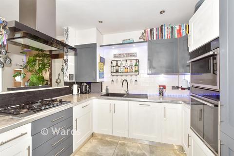 undefined, Horizon, Hythe CT21