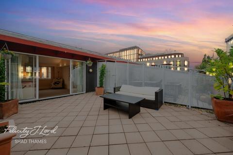 3 bedroom apartment for sale, Compass Court, Shad Thames, SE1