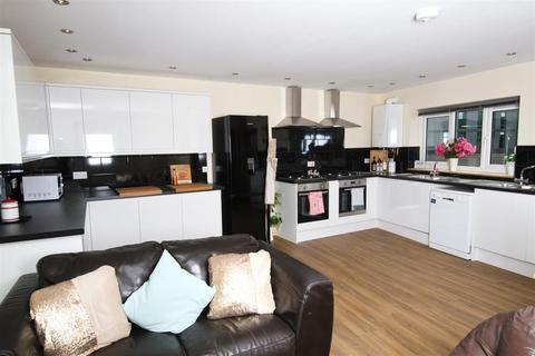 5 bedroom apartment to rent, 9 Cemetery Road, Sheffield S11