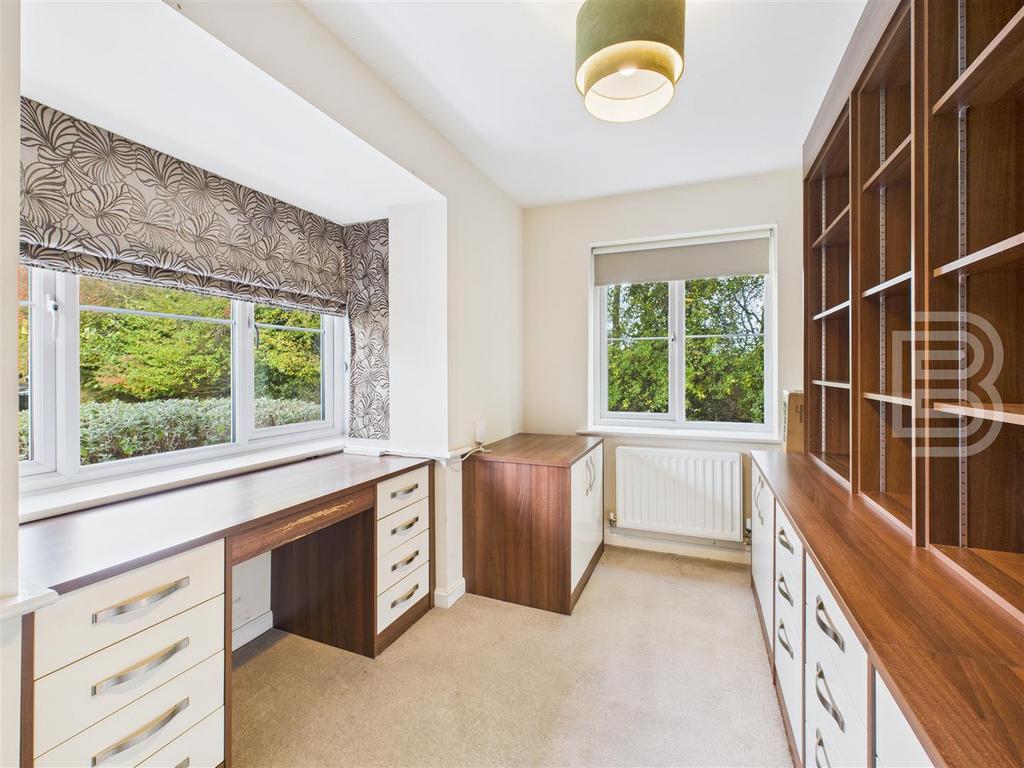 CAM05587 G0-PR0054-STILL014.jpg