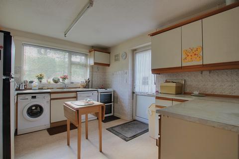 3 bedroom detached bungalow for sale, North Baddesley, Southampton