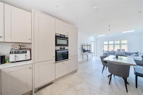 4 bedroom detached house for sale, Claremont Close, Leatherhead, KT22