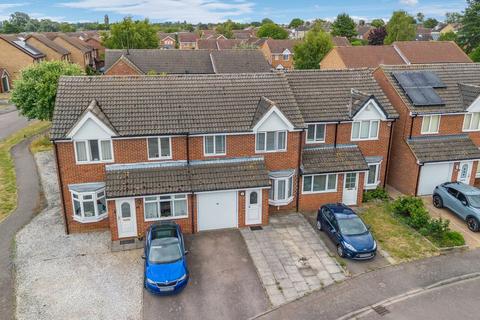 Elgar Drive, Shefford, SG17