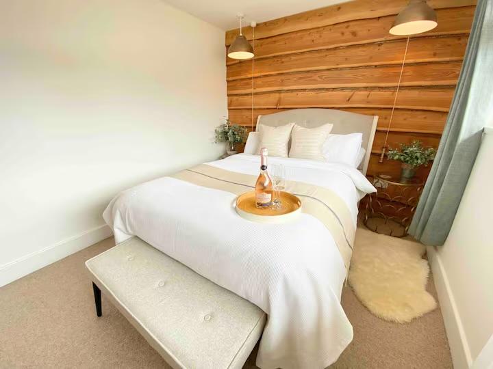 Front Double Bedroom 2