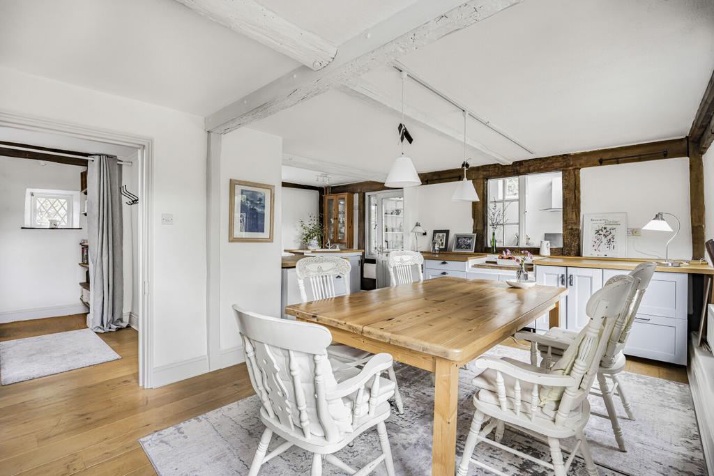 Dining/kitchen