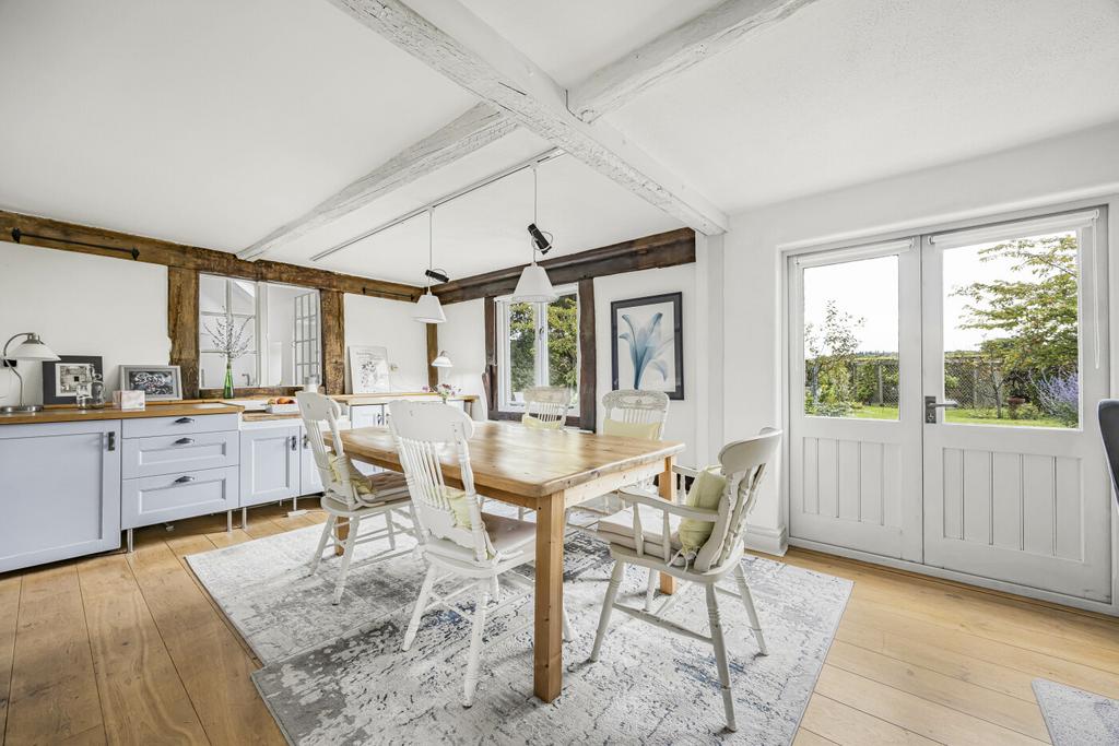 Dining/kitchen room