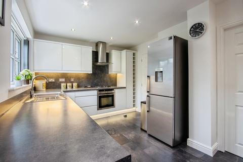 4 bedroom detached house for sale, Telford Close, West Yorkshire WF10