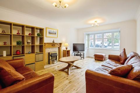 4 bedroom detached house for sale, Telford Close, West Yorkshire WF10
