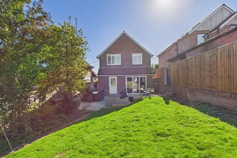 3 bedroom detached house for sale, Lowndes Avenue, Chesham, Buckinghamshire, HP5