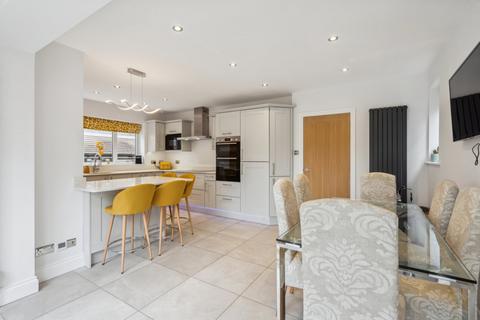 3 bedroom detached house for sale, Lowndes Avenue, Chesham, Buckinghamshire, HP5