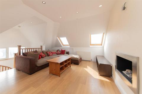 3 bedroom flat for sale, Watford Way, Mill Hill