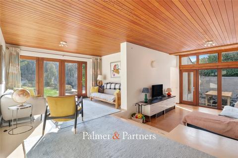 4 bedroom bungalow for sale, Rainsford Avenue, Essex CM1