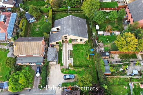 4 bedroom bungalow for sale, Rainsford Avenue, Essex CM1