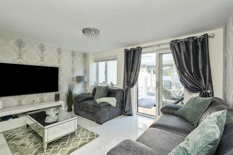 31 Ashbrook Crescent, Solihull, B91 3TD