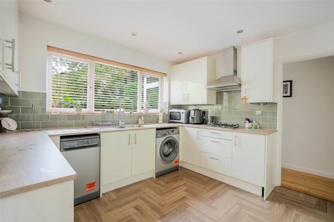 4 bedroom link detached house for sale, Eton Road, Datchet