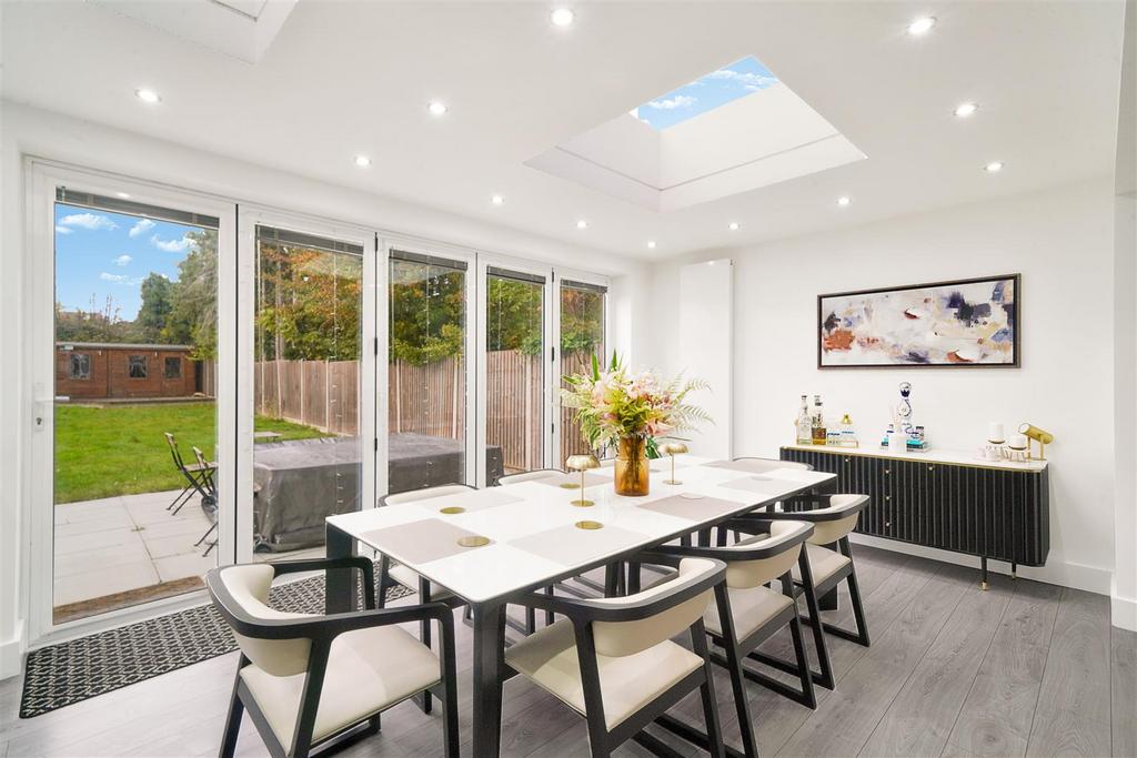 31 Edwards Avenue - 0n UVc JVAJPXPPUz8ana Y.jpg