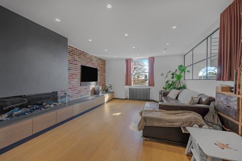3 bedroom flat for sale, King Henrys Road, Primrose Hill, London