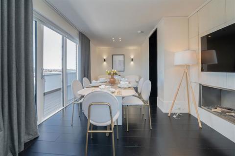 4 bedroom flat to rent, Ennismore Gardens, London SW7