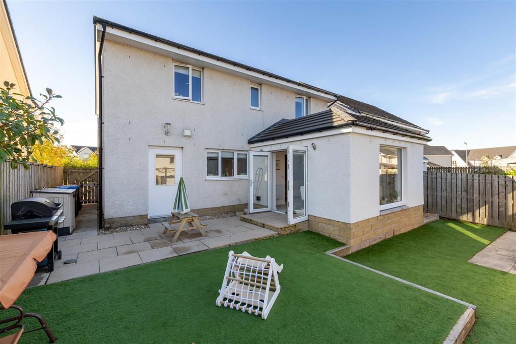 29 Benton Road, Auchterarder-13.jpg