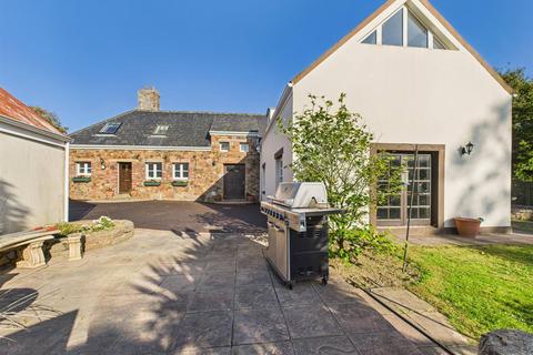 4 bedroom farm house for sale, Scope To Significantly Increase The Value