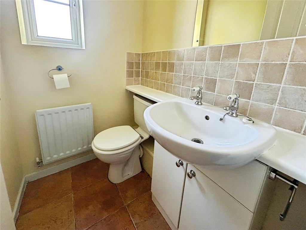 Cloakroom/Wc