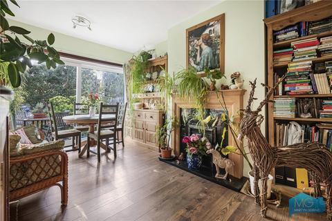 14 Balfour Grove, London, N20 0SJ