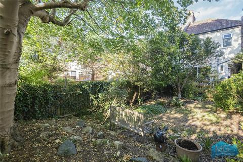 14 Balfour Grove, London, N20 0SJ