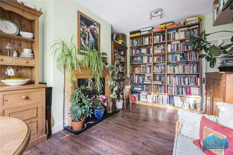 14 Balfour Grove, London, N20 0SJ