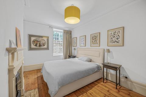 2 bedroom flat for sale, Broad Court, London