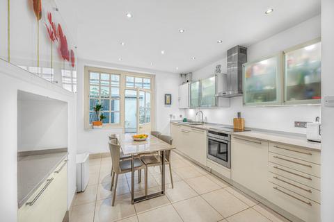 undefined, Broad Court, London