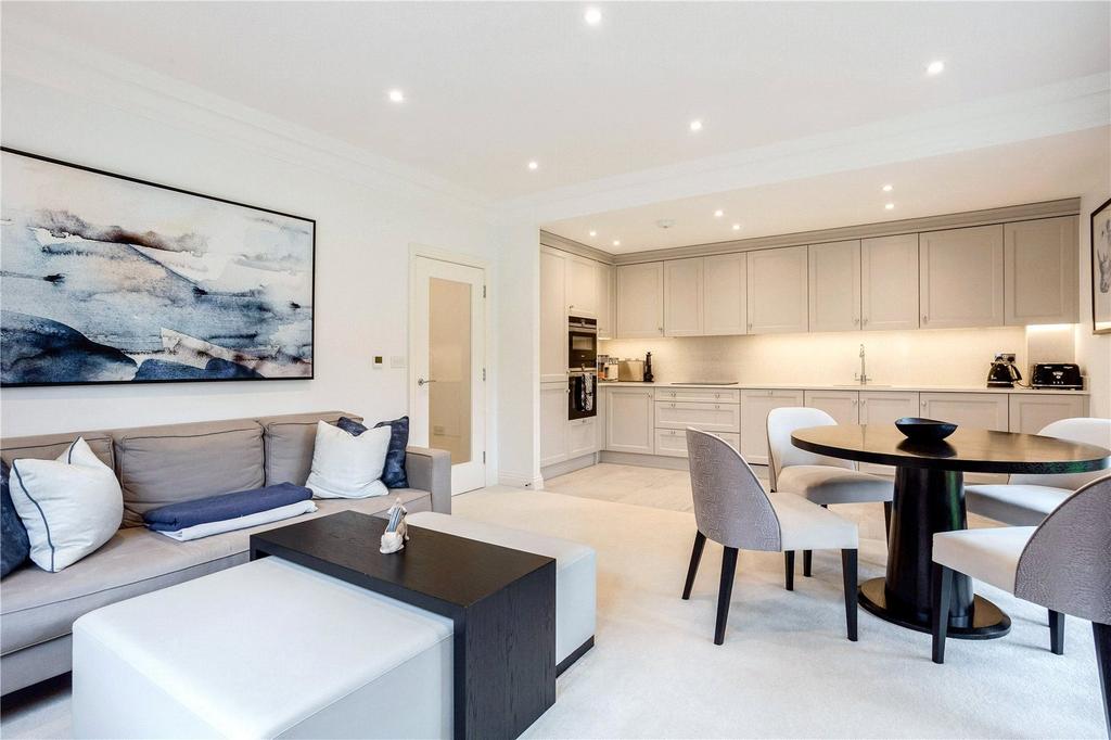 Sitting/Dining Room