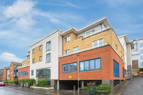 2 bedroom flat for sale, Walnut Tree Close, Guildford, GU1