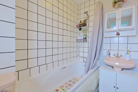 22 Astral Close, Lower Stondon, Henlow, SG16 6EL