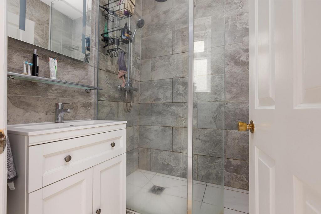 BF, 65 Cotham Brow, BS6-16.jpg