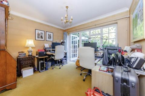 4 bedroom detached house for sale, Denham Walk, Gerrards Cross SL9