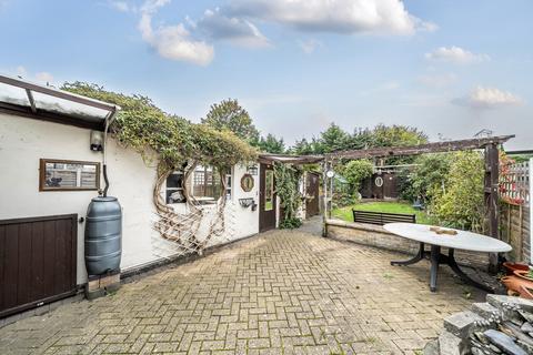 undefined, Scotland Bridge Road, New Haw, KT15